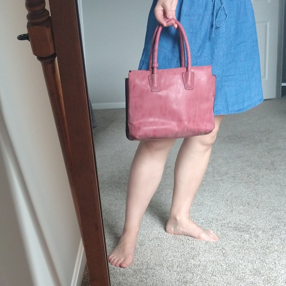 Multi compartment satchel